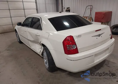 2008 Chrysler 300 Touring из США, поврежденный, VIN 2C3KA53G68H241746